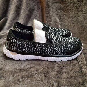 Danskin Now Women's Memory Foam Slip-on Sneakers Shoes Size 9 Black/White